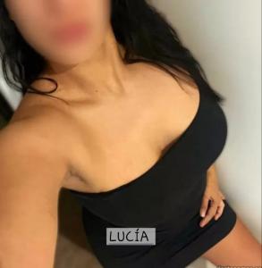 676058082: Chica busca chico en La Coruña