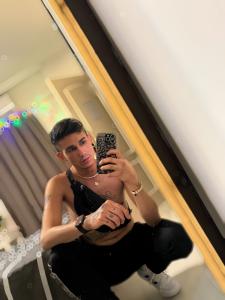 617658902: Chico busca chica en Madrid