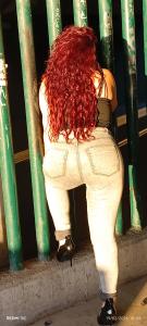 637964068: Chica busca chico en Sevilla