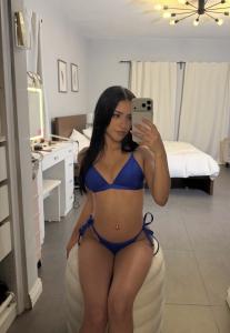 610643692: Chica busca chico en Barcelona