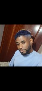 643837723: Chico busca chica en Zaragoza