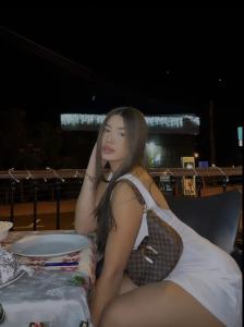 612440370: Chica busca chico en La Coruña