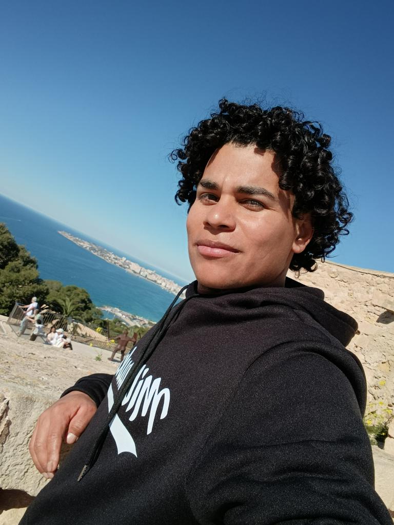 Chico busca chica en Alicante: 