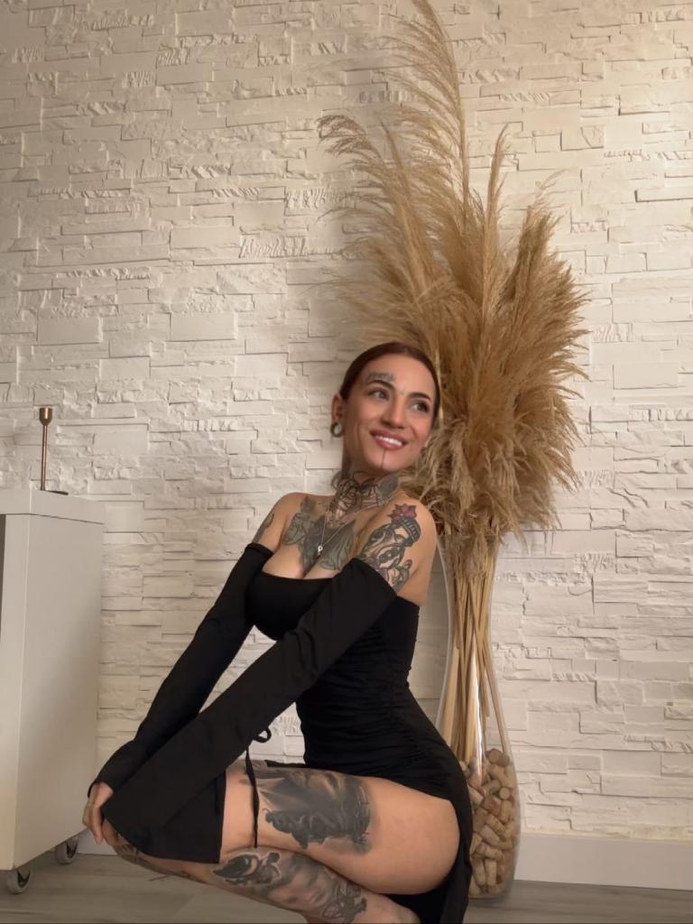 Chica busca chico en Almería: 