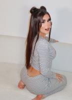 664214837: Chica busca chico en Sevilla