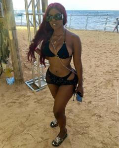613493560: Chica busca chico en Gerona