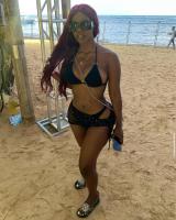 613493560: Chica busca chico en Gerona