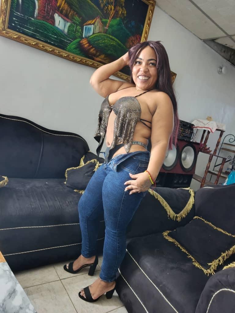 Chica busca chico en Almería: 