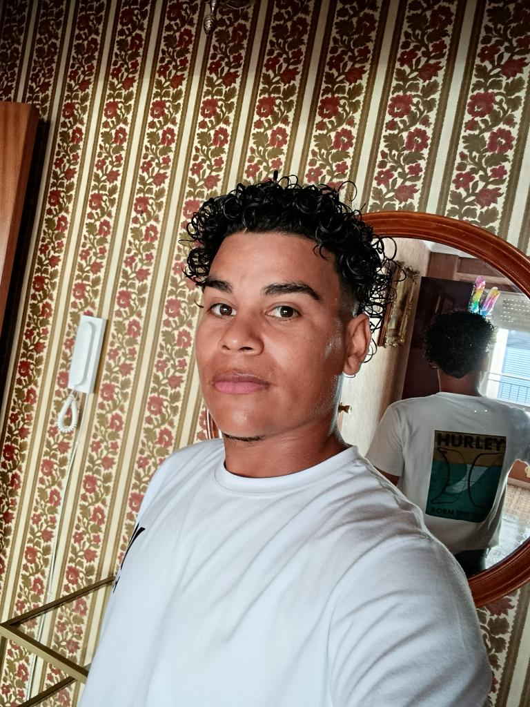 Chico busca chica en Alicante: 