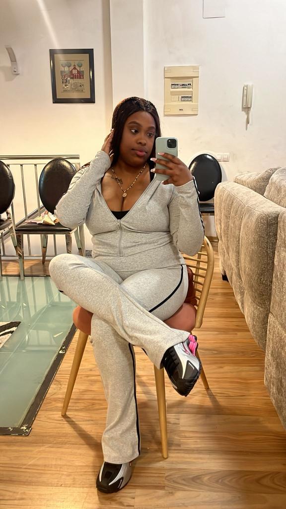 671157698: Chica busca chico en Barcelona