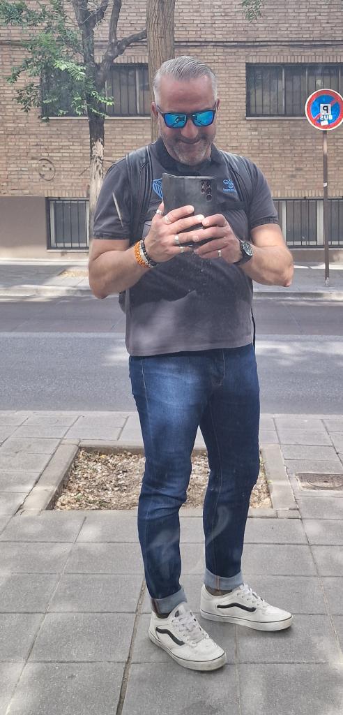 614164070: Chico busca chica en Granada
