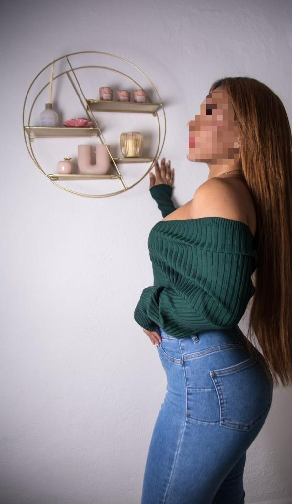 Chica busca chico en Barcelona: Chica busca chico