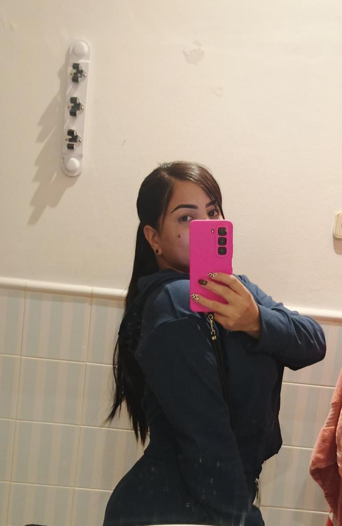 Chica busca chico en Almería: Chica busca chico