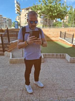 614164070: Chico busca chica en Granada