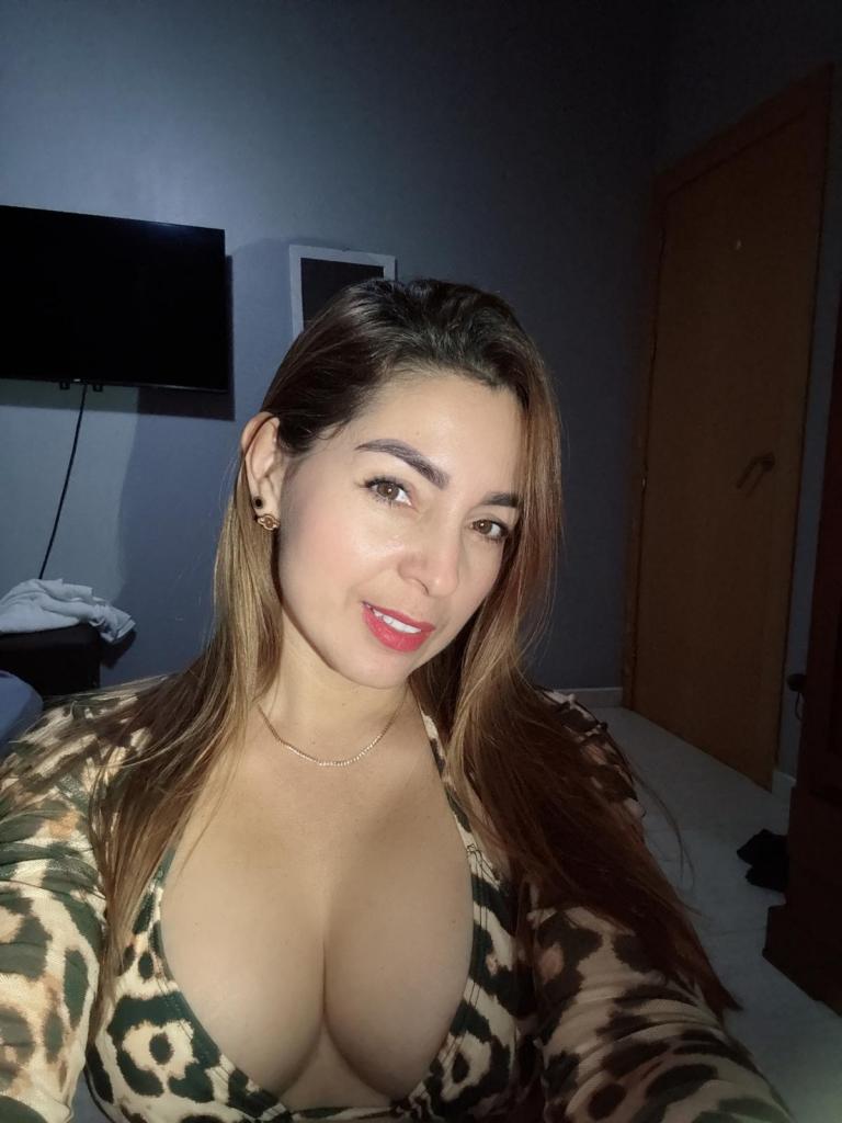 Chica busca chico en Almería: 