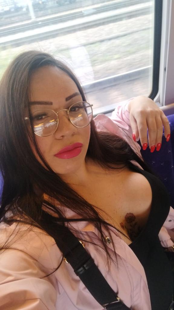 641017705: Travesti en León