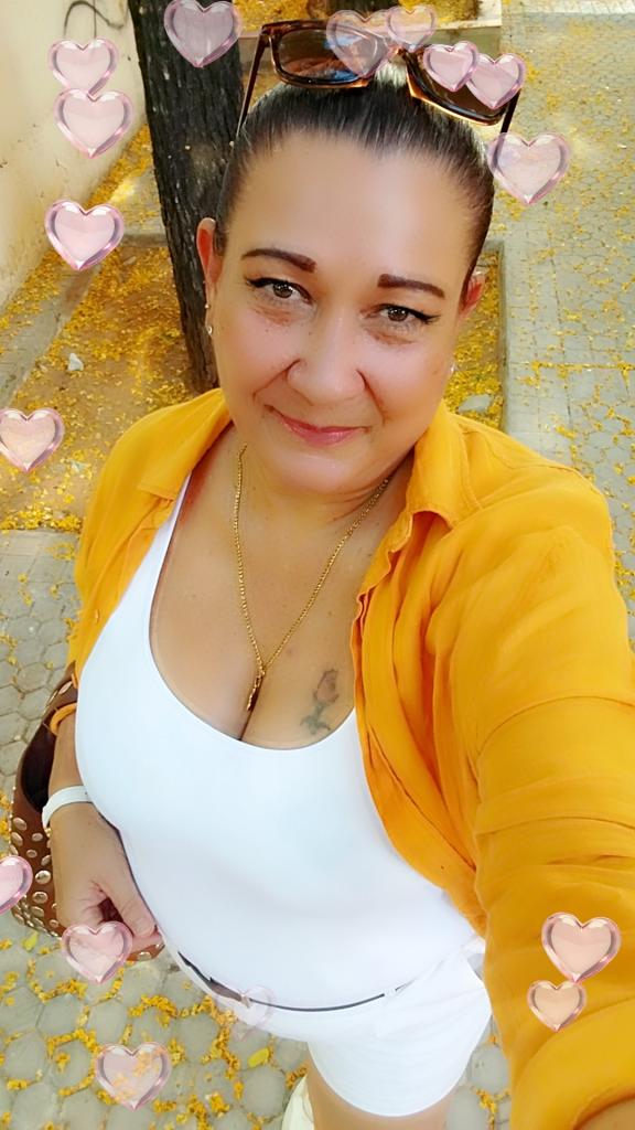 613416490: Chica busca chico en Sevilla