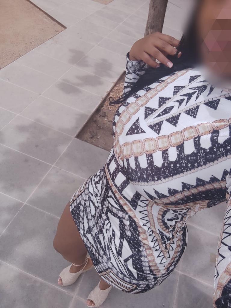 Chica busca chico en Alicante: Chica busca chico