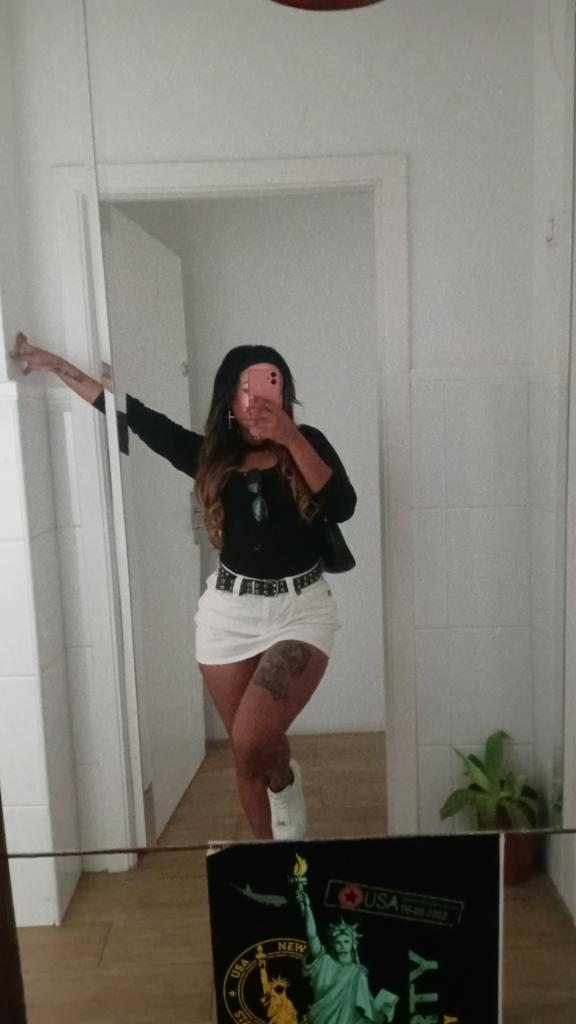 617202056: Chica busca chico en Barcelona
