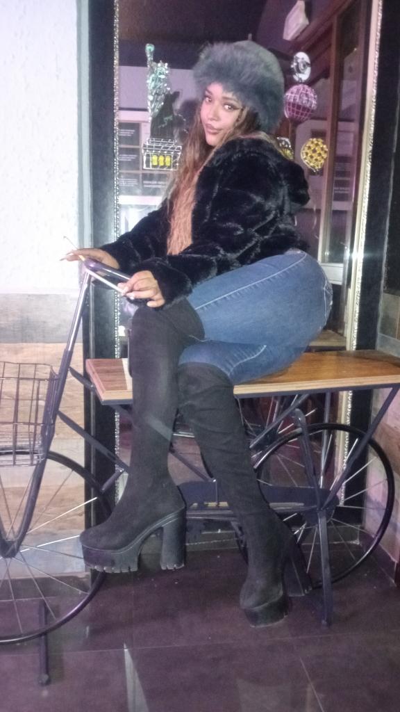 617202056: Chica busca chico en Barcelona