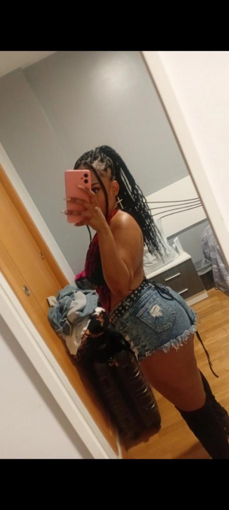 617202056: Chica busca chico en Barcelona