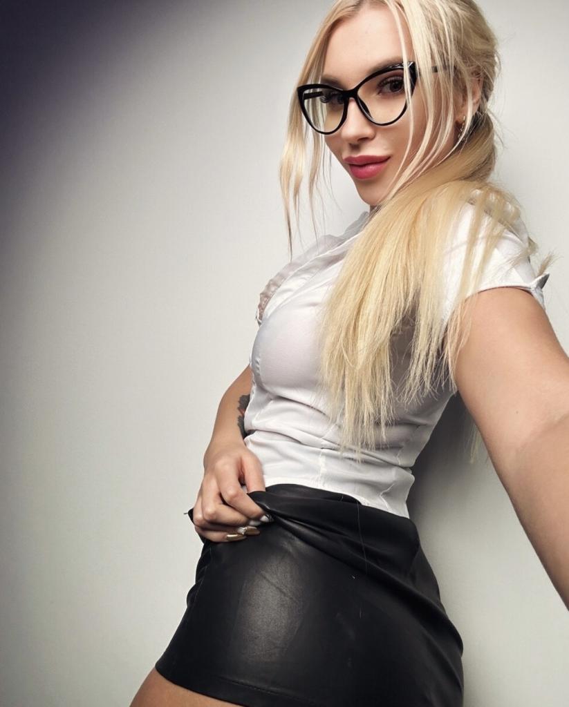 631849319: Chica busca chico en Málaga