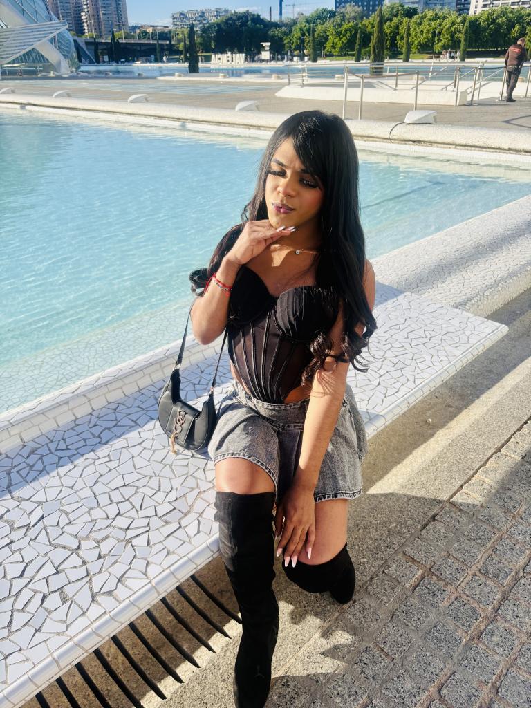 667529710: Travesti en Valencia