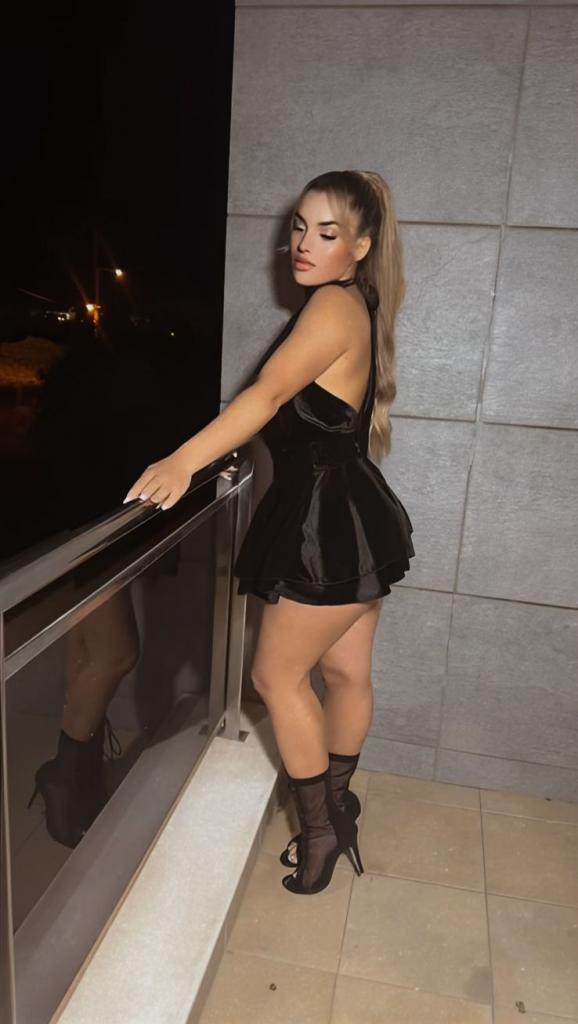 Chica busca chico en Ibiza: Chica busca chico