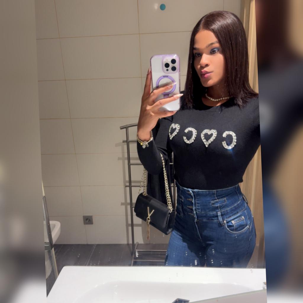 614970633: Travesti en Navarra
