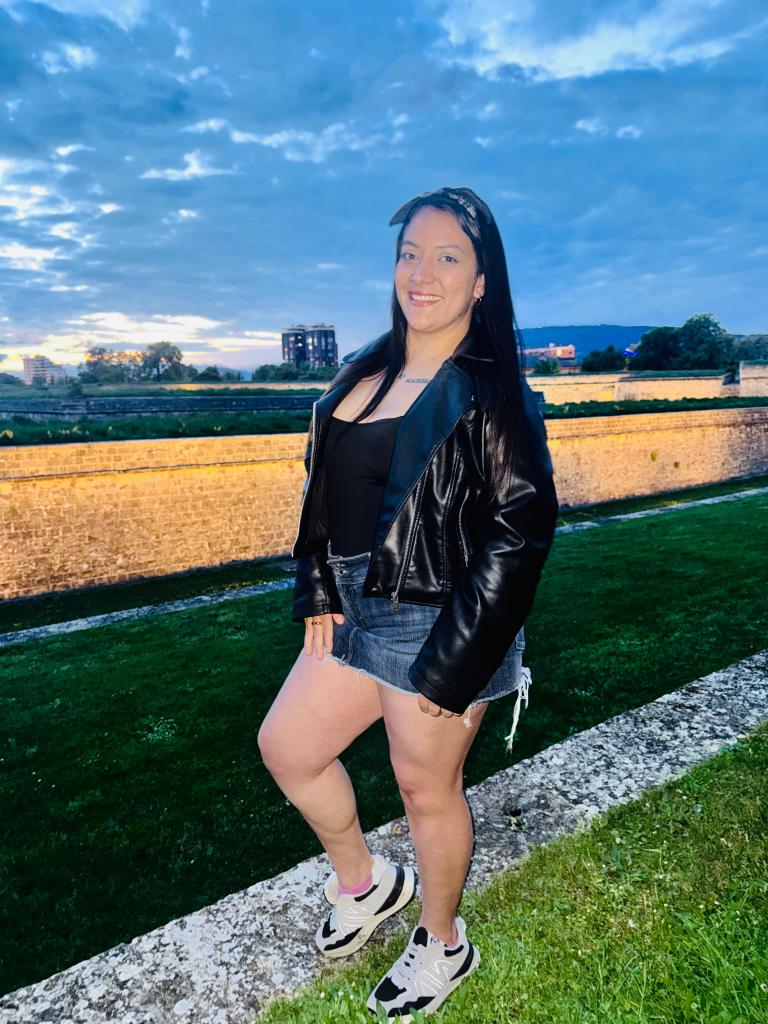 743041179: Chica busca chico en Navarra