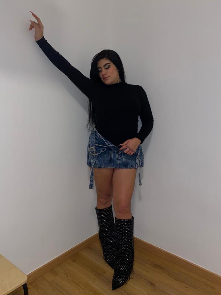 Chica busca chico en Tenerife: 