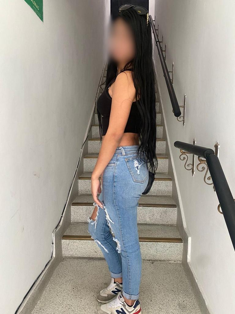 Chica busca chico en Ibiza: 
