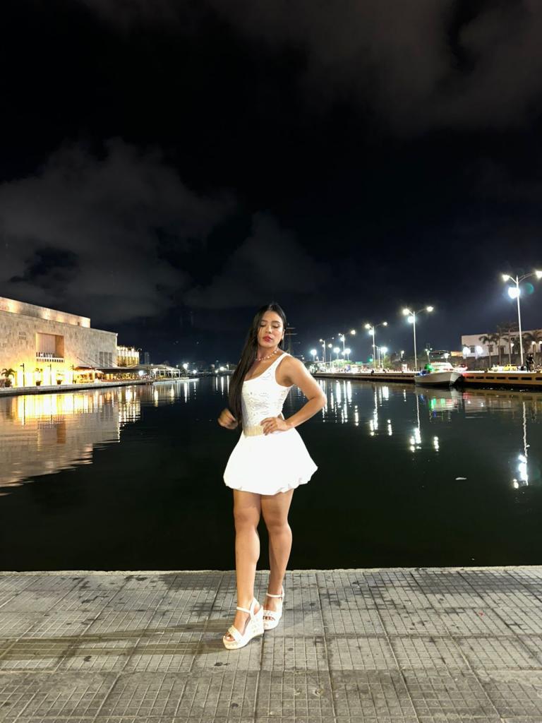 Chica busca chico en Ibiza: 