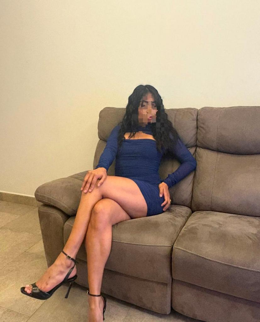 Chica busca chico en Alicante: Chica busca chico