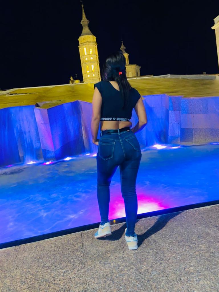 643048478: Chica busca chico en Zaragoza