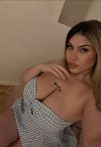 634034055: Chica busca chico en Barcelona
