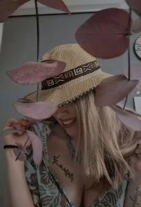 613880977: Chica busca chico en Madrid