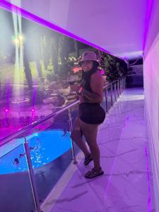 632283475: Chica busca chico en Ibiza