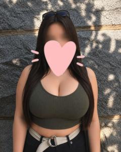 745002902: Chica busca chico en Madrid