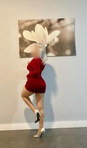657639098: Chica busca chico en Orense