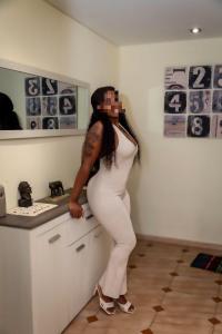698539828: Chica busca chico en Zaragoza