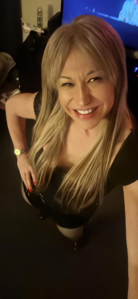 663759770: Chica busca chico en Madrid