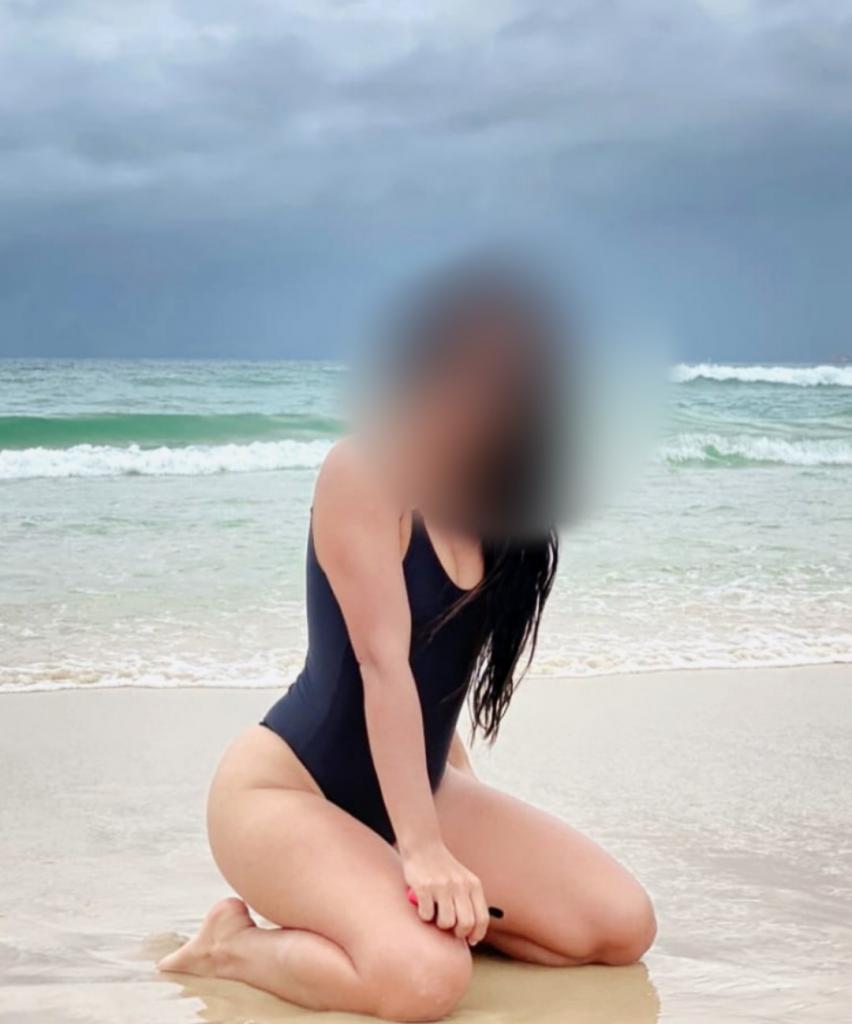 Chica busca chico en Ibiza: 