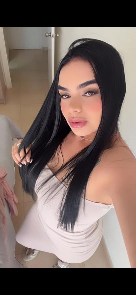 Chica busca chico en Alicante: Chica busca chico