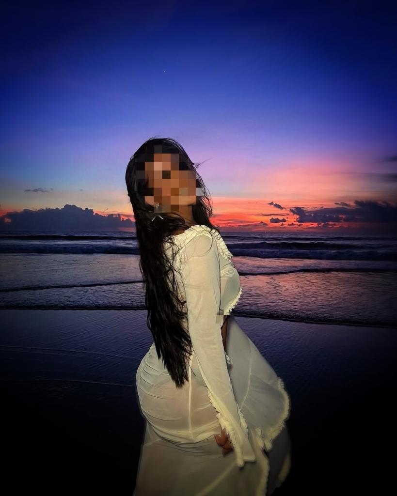 617975896: Chica busca chico en Sevilla