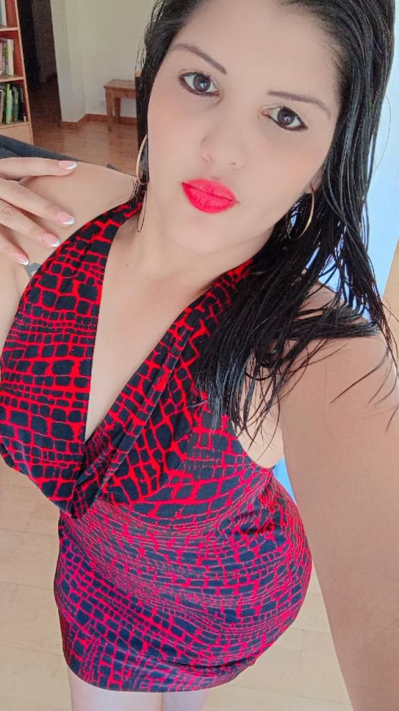 671464355: Chica busca chico en Lérida