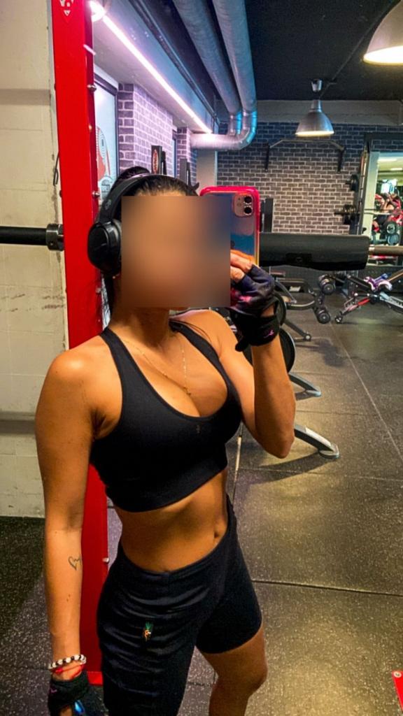 643856540: Chica busca chico en Almería