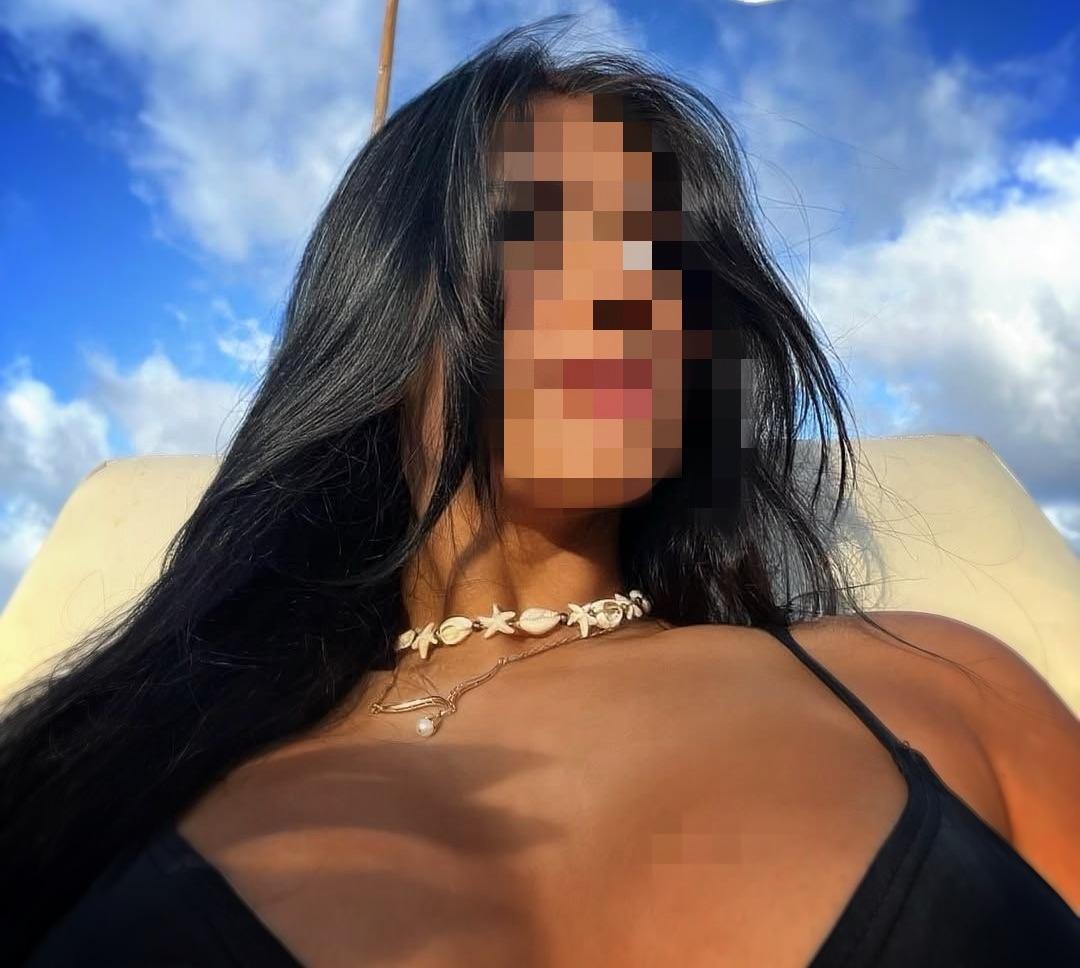 617975896: Chica busca chico en Sevilla