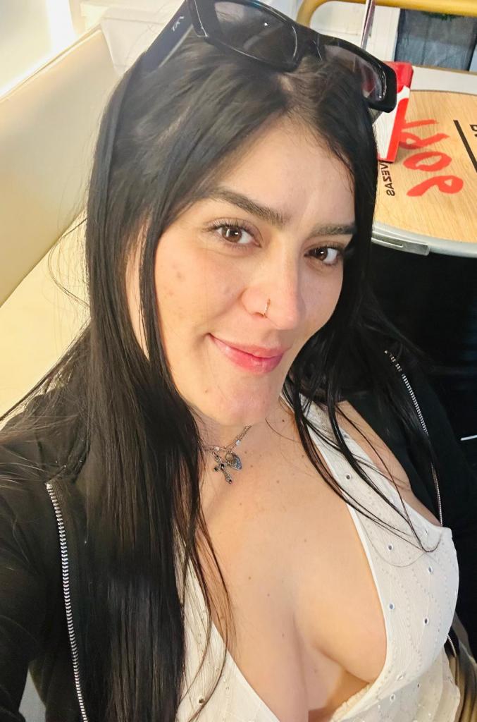 613443796: Chica busca chico en Pontevedra