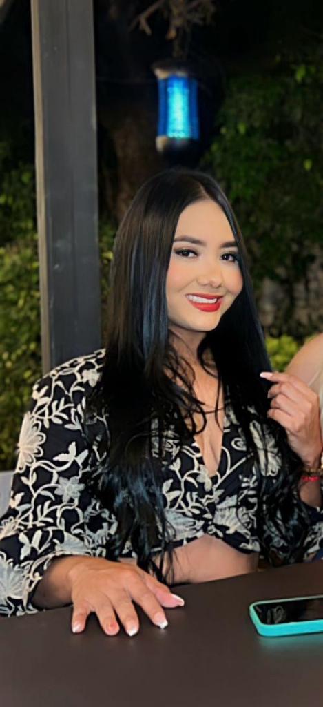 697319638: Chica busca chico en Barcelona